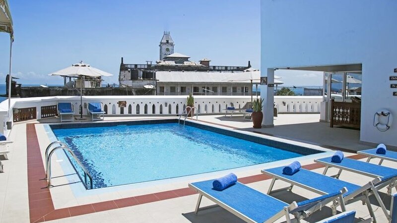 Maru Maru Hotel Stone Town, pool p� taket